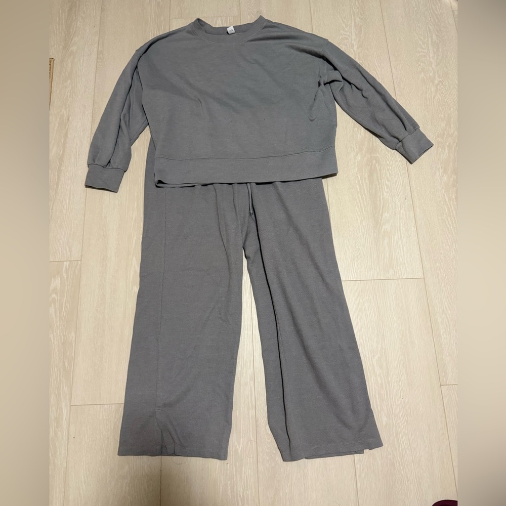 Old Navy Gray Sweater Pants Matching Set